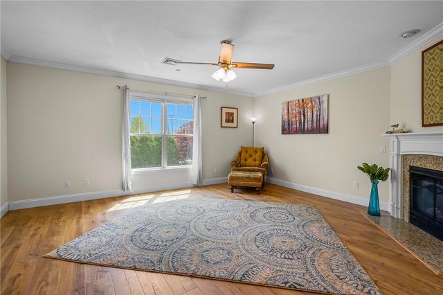200 Roger Williams Avenue 109, East Providence, RI 02916