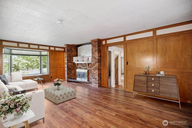 1111 Garrison Avenue, Port Orchard, WA 98366
