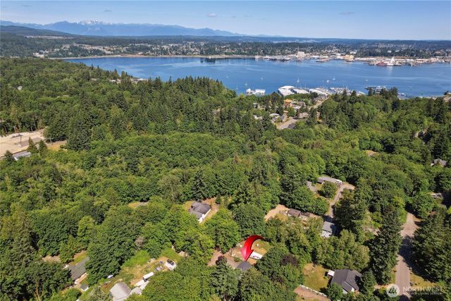 1111 Garrison Avenue, Port Orchard, WA 98366