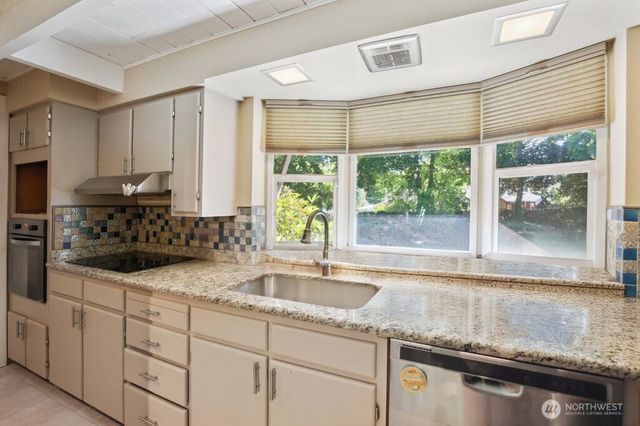 1111 Garrison Avenue, Port Orchard, WA 98366