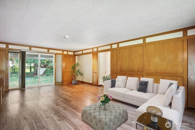 1111 Garrison Avenue, Port Orchard, WA 98366