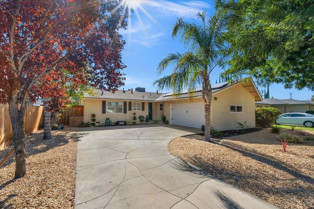 3334 E Simpson, Fresno, CA 93726