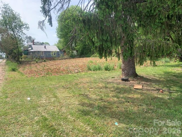 615 E Meeting Street, Morganton, NC 28655