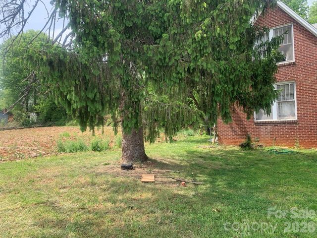 615 E Meeting Street, Morganton, NC 28655