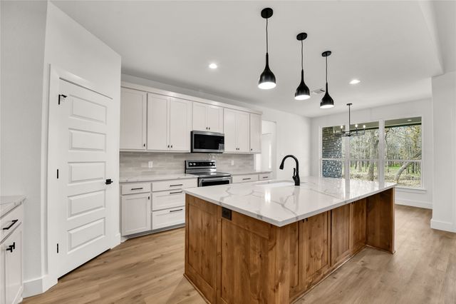 327 Rita Ridge Court, Millsap, TX 76066