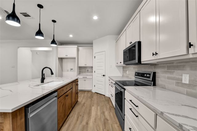 327 Rita Ridge Court, Millsap, TX 76066