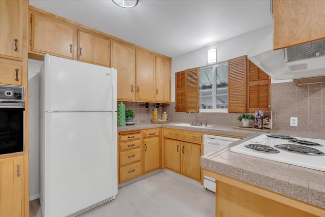 221 Granada Way, Tracy, CA 95376