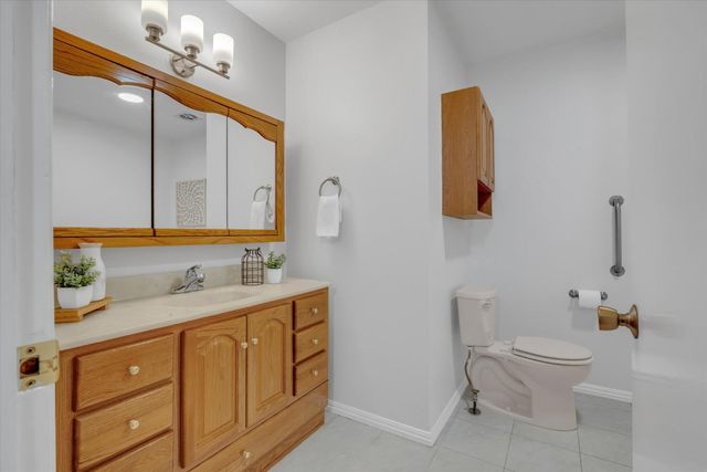 221 Granada Way, Tracy, CA 95376
