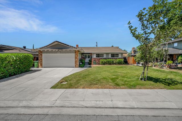 221 Granada Way, Tracy, CA 95376