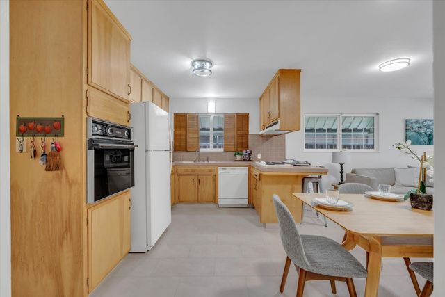 221 Granada Way, Tracy, CA 95376