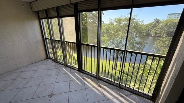 2238 N Cypress Bend Drive 406, Pompano Beach, FL 33069