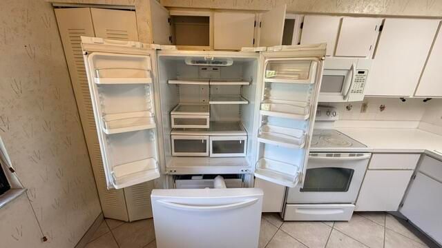 2238 N Cypress Bend Drive 406, Pompano Beach, FL 33069