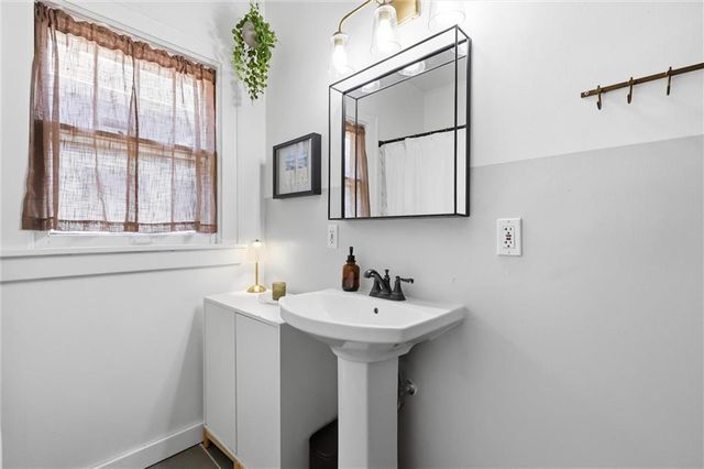4141 Kenwood Avenue, Kansas City, MO 64110