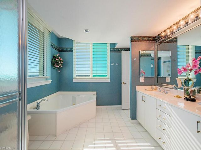 7515 Pelican Bay BLVD # 17A, Naples, FL 34108