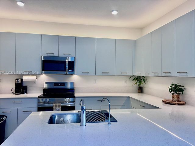 12023 NW 24th Pl 12023, Miami, FL 33167
