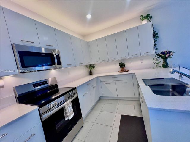 12023 NW 24th Pl 12023, Miami, FL 33167