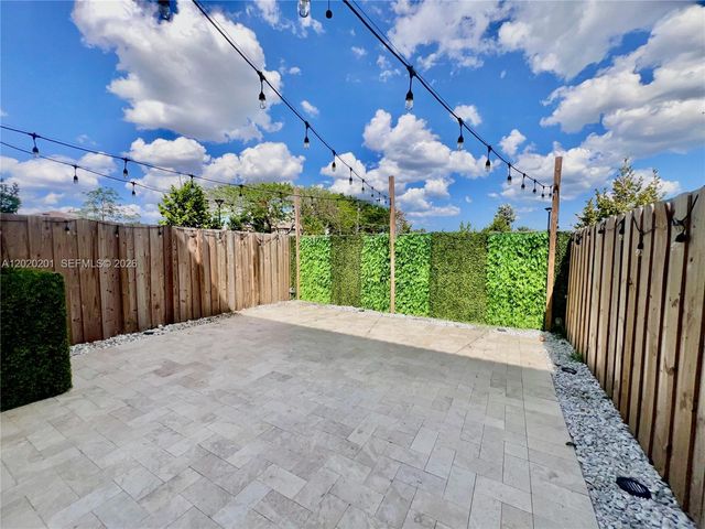 12023 NW 24th Pl 12023, Miami, FL 33167