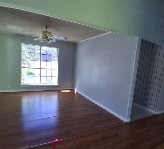 4917 Willowhaven Circle, Garland, TX 75043