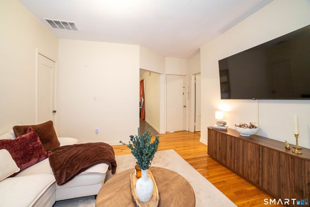 257 Saint John Street, New Haven, CT 06511