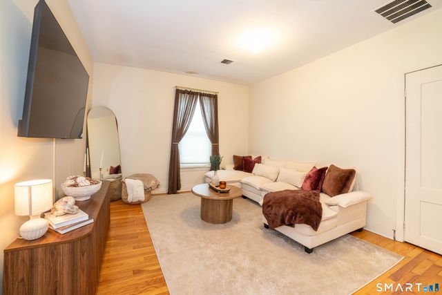 257 Saint John Street, New Haven, CT 06511