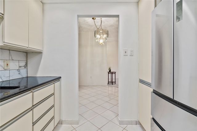 5600 Munhall Road 203, Squirrel Hill, PA 15217