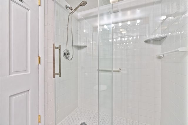 5600 Munhall Road 203, Squirrel Hill, PA 15217