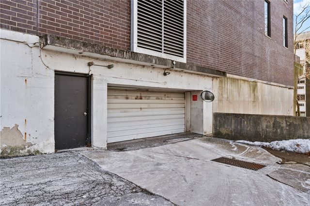 5600 Munhall Road 203, Squirrel Hill, PA 15217