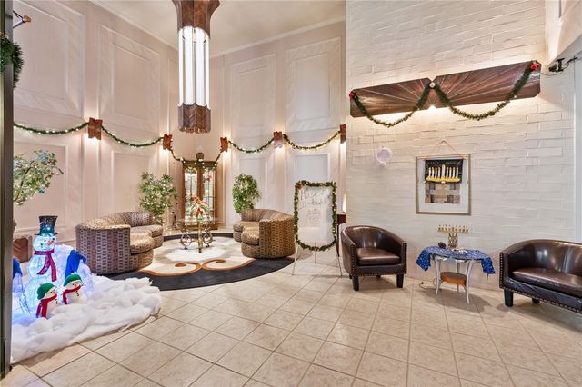 5600 Munhall Road 203, Squirrel Hill, PA 15217