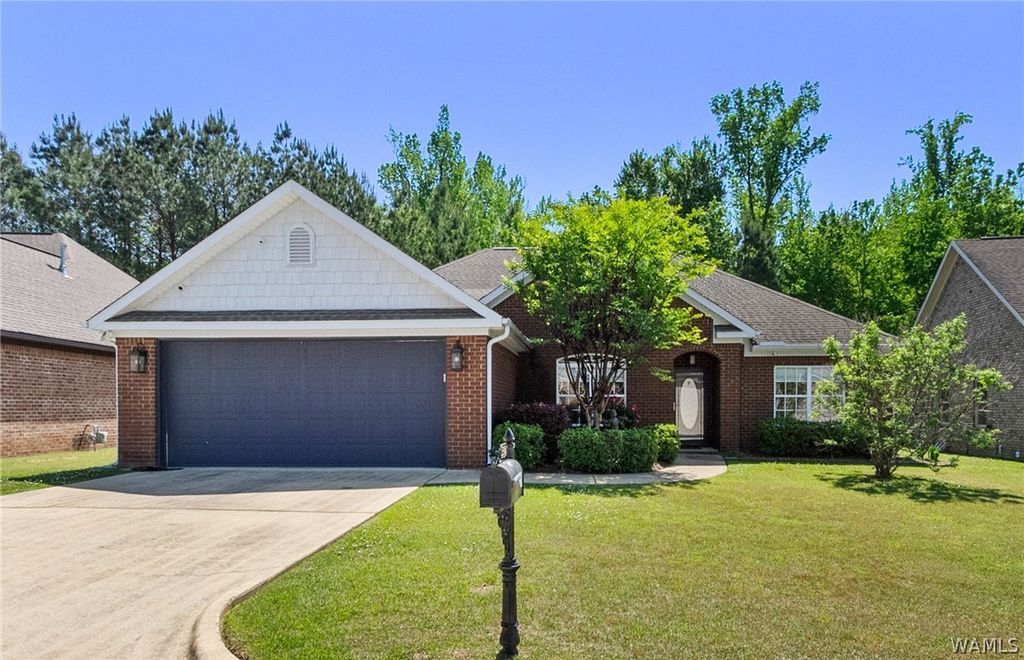 13987 Knoll Pointe, Northport, AL 35475