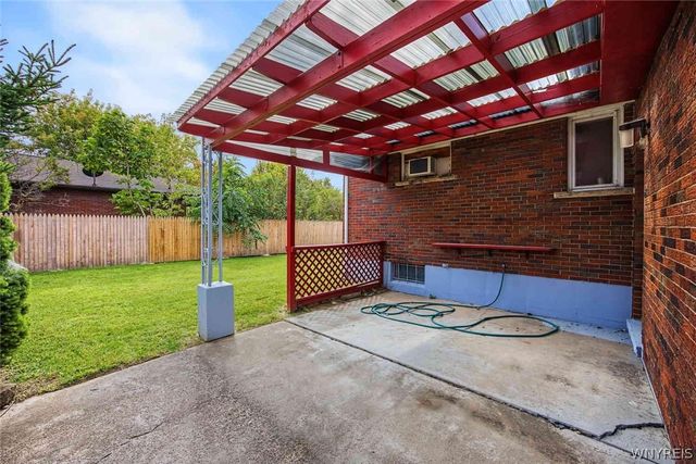 9605 Greenwald Avenue, Niagara Falls, NY 14304