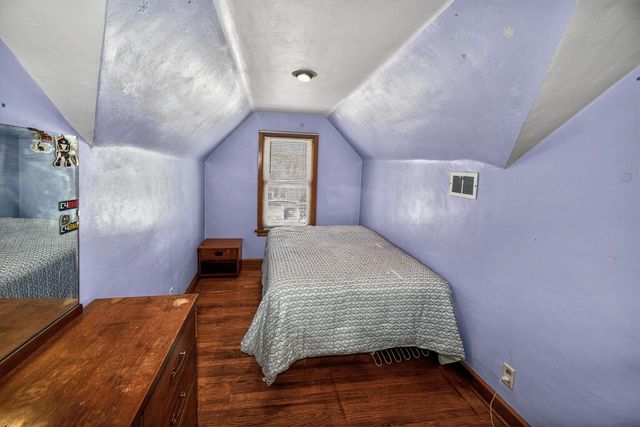 3718 S Iowa AVENUE, Saint Francis, WI 53235