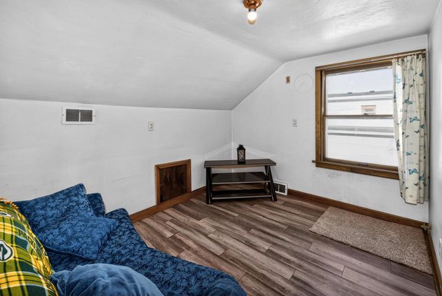 3718 S Iowa AVENUE, Saint Francis, WI 53235