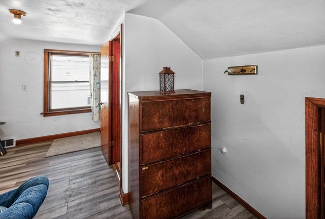 3718 S Iowa AVENUE, Saint Francis, WI 53235