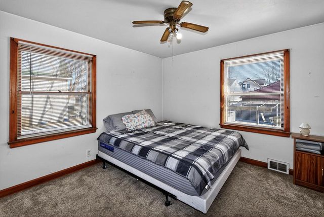 3718 S Iowa AVENUE, Saint Francis, WI 53235