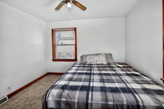 3718 S Iowa AVENUE, Saint Francis, WI 53235