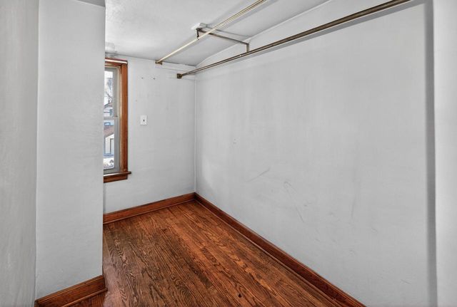 3718 S Iowa AVENUE, Saint Francis, WI 53235