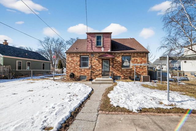 3718 S Iowa AVENUE, Saint Francis, WI 53235