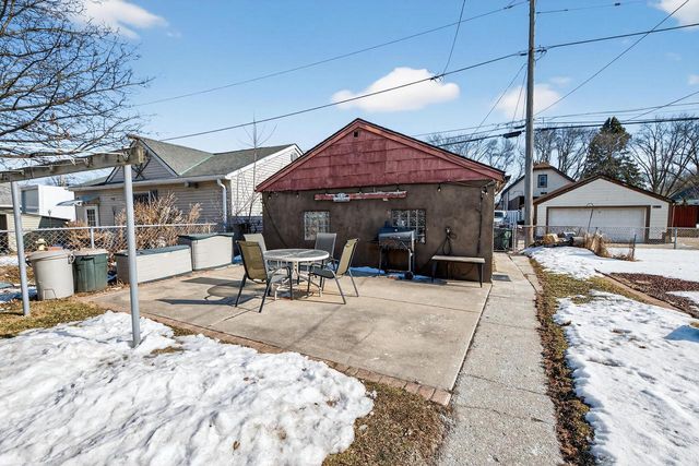 3718 S Iowa AVENUE, Saint Francis, WI 53235