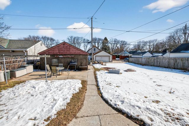 3718 S Iowa AVENUE, Saint Francis, WI 53235