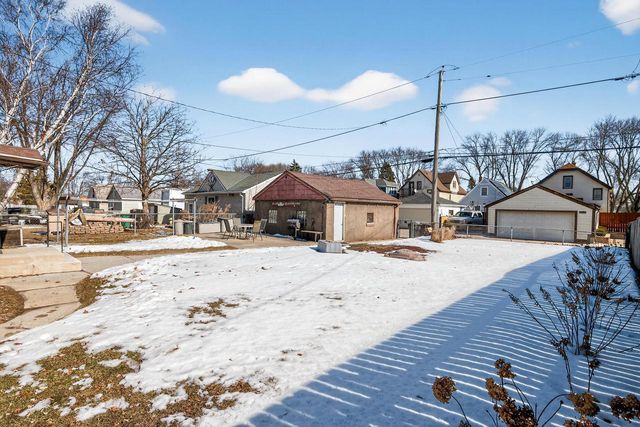 3718 S Iowa AVENUE, Saint Francis, WI 53235