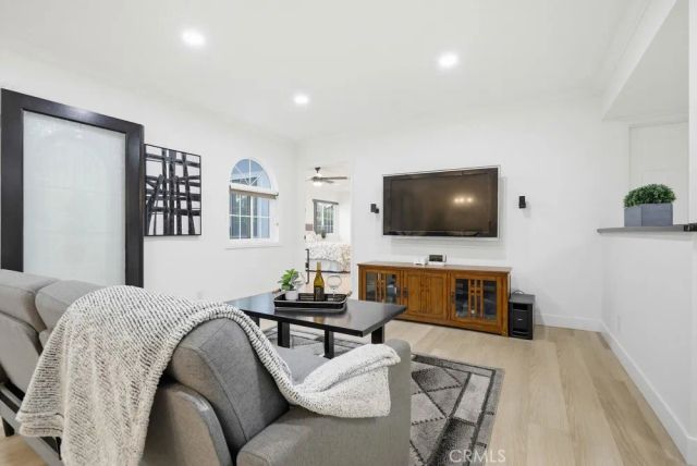 10232 Hialeah, Cypress, CA 90630