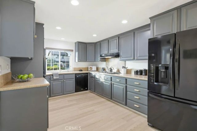 10232 Hialeah, Cypress, CA 90630