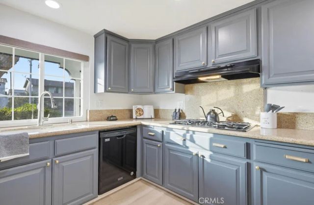 10232 Hialeah, Cypress, CA 90630