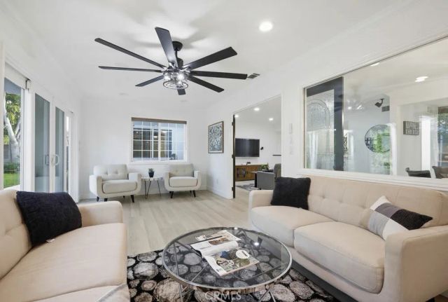 10232 Hialeah, Cypress, CA 90630