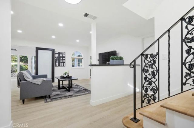 10232 Hialeah, Cypress, CA 90630