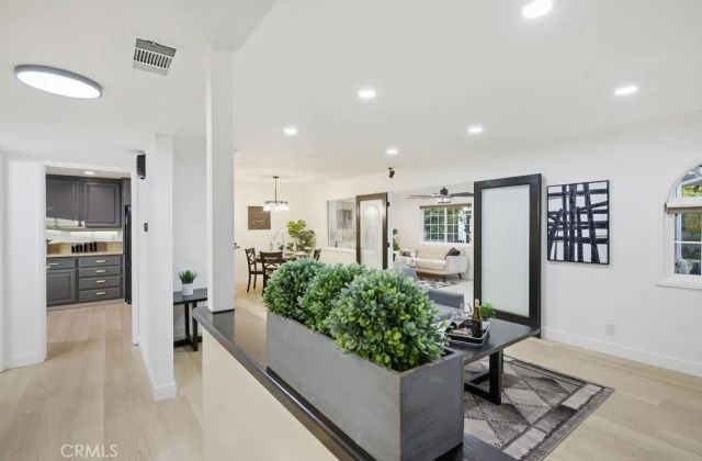 10232 Hialeah, Cypress, CA 90630