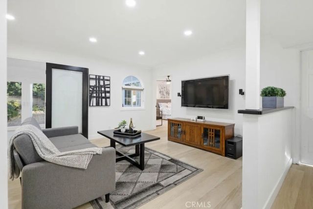 10232 Hialeah, Cypress, CA 90630