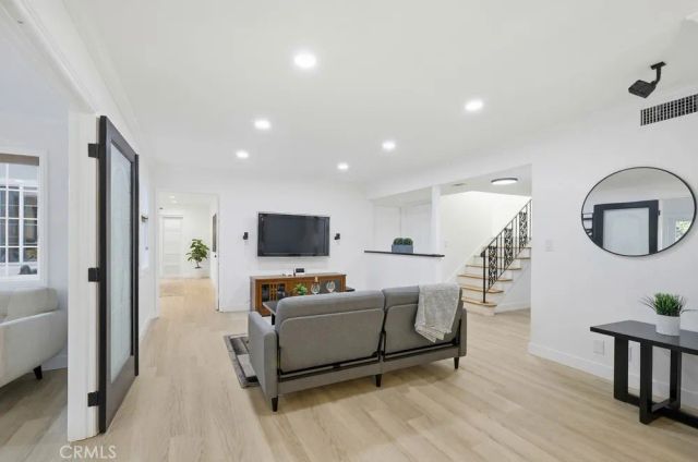 10232 Hialeah, Cypress, CA 90630