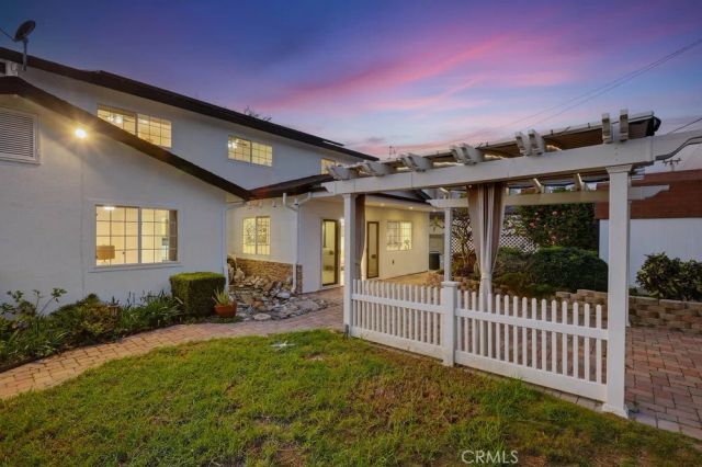 10232 Hialeah, Cypress, CA 90630