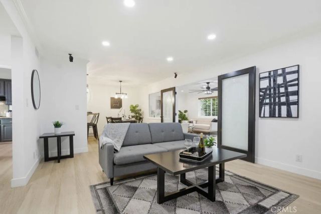 10232 Hialeah, Cypress, CA 90630